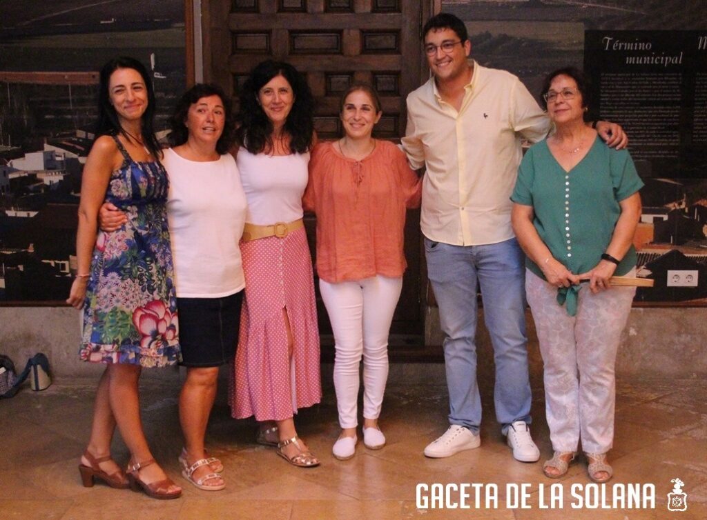 -Directivas de AFAAD con las autoridades en la presentación de la nueva dependencia-
