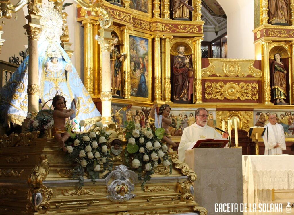 -Manuel Infantes durante la novena