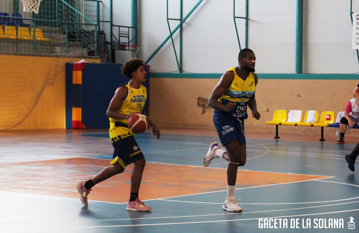 -Sdenry y Sheriff durante el partido