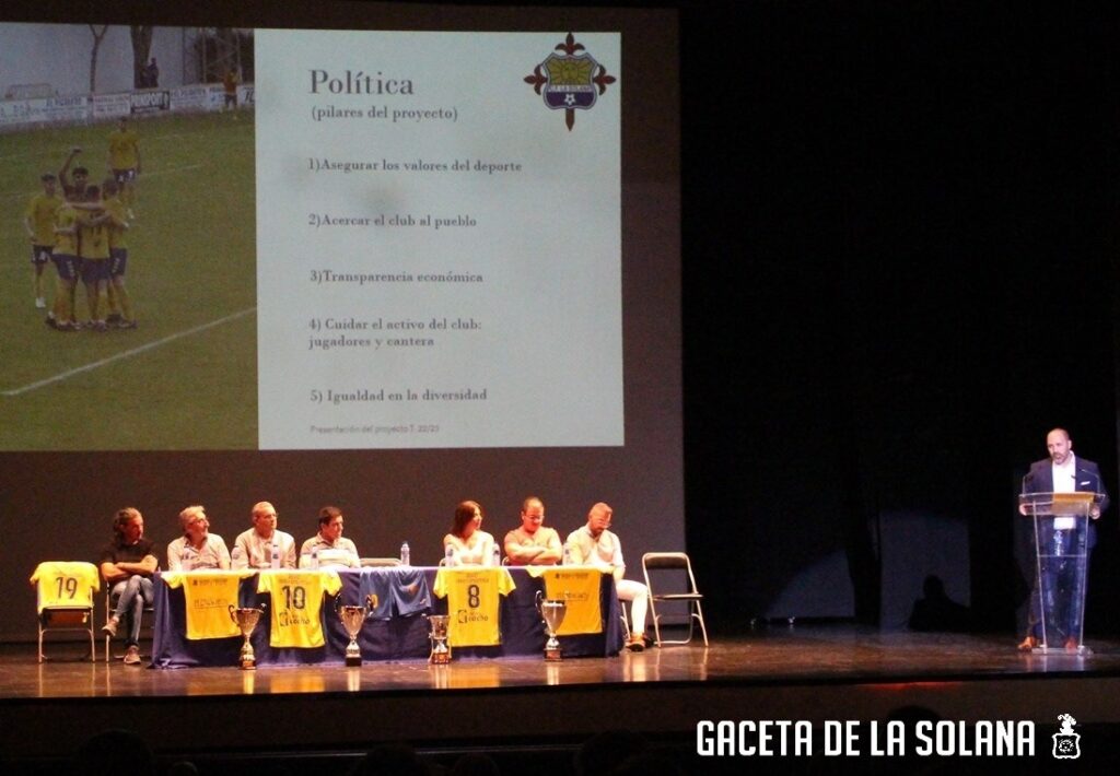 -Un momento de la presentación del proyecto en el auditorio Tomás Barrera