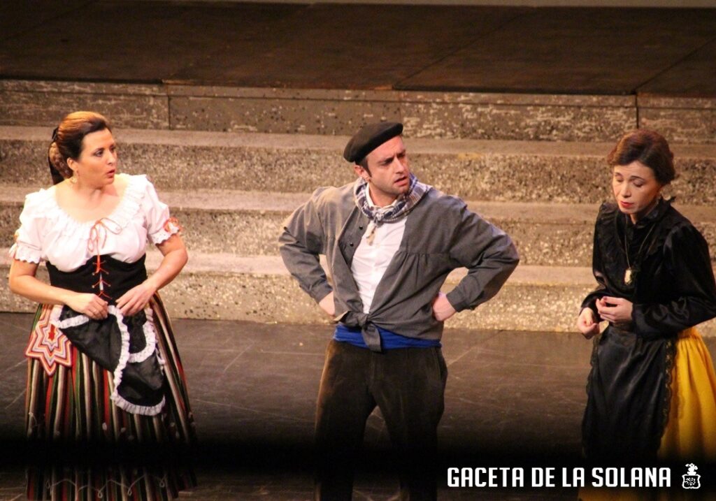 -El nuevo Moniquito Jose González junto a Catalina y Sagrario