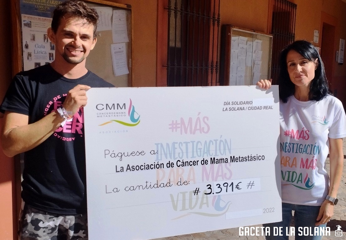 foto entrega cheque -Entrega cheque