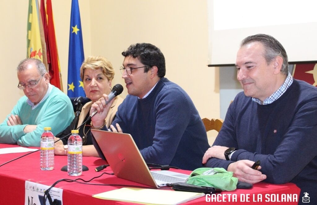 -Charla No me líes sobre fake news