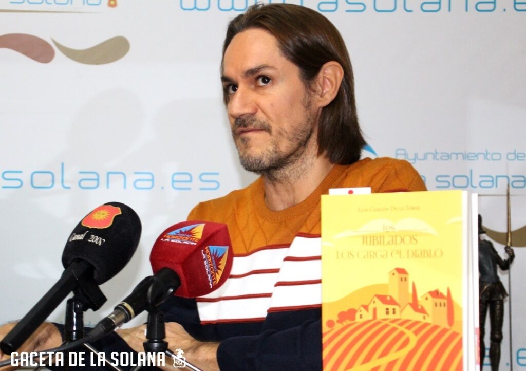-Luis Chacón durante la presentación de su libro