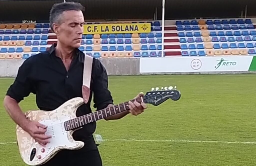 -Pedro Reguillo en una captura de pantalla del videoclip que se proyectará