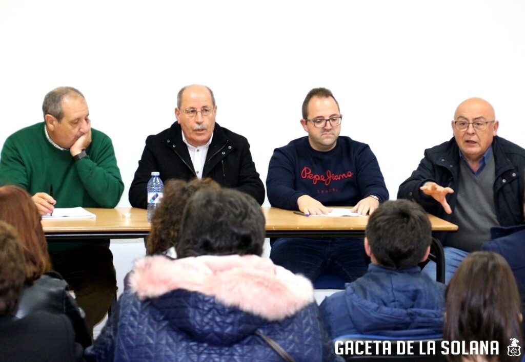 -Un momento de la asamblea de la nueva hermandad de la Virgen de Fátima