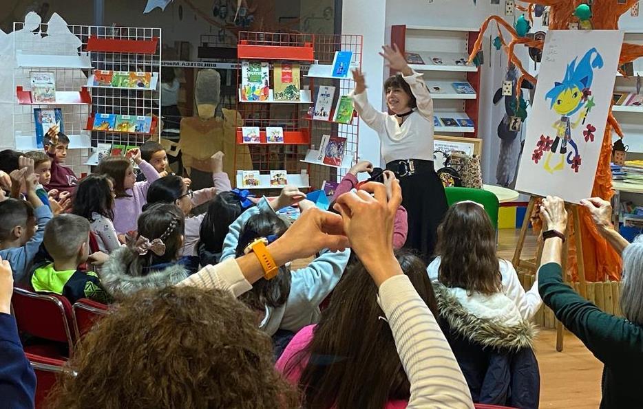 -Violeta Chamorro durante su función en la Biblioteca Municipal de La Solana