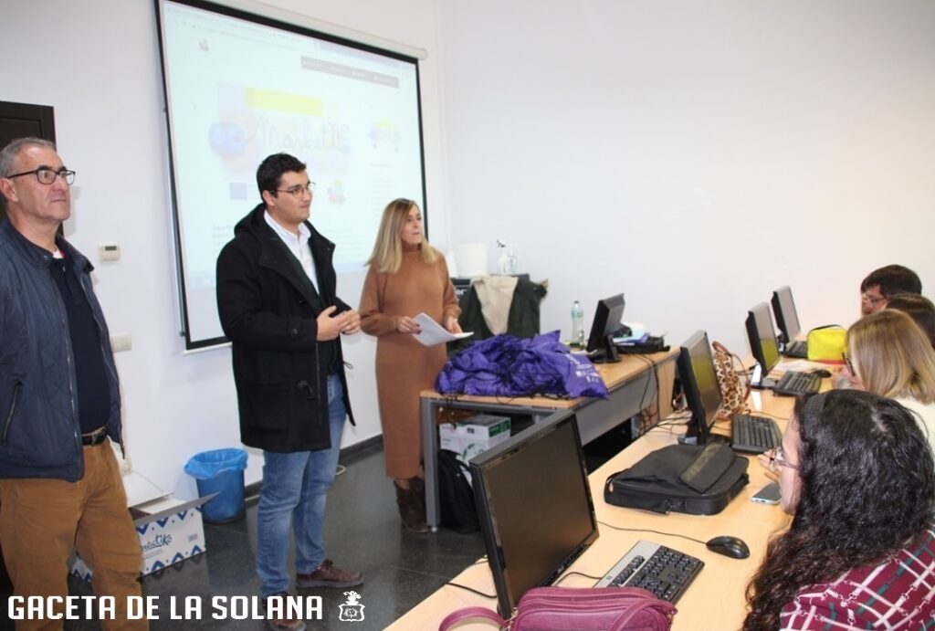 -Un momento de la clausura del curso de marketing