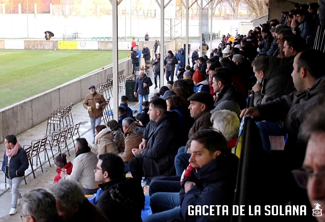-La afición no falló a pesar de la desapacible tarde