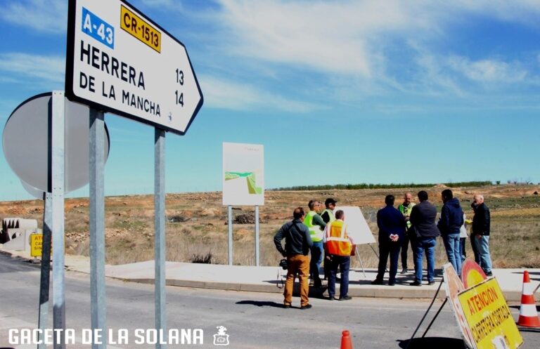-Carretera Herrera visita autoridades 27-3-23