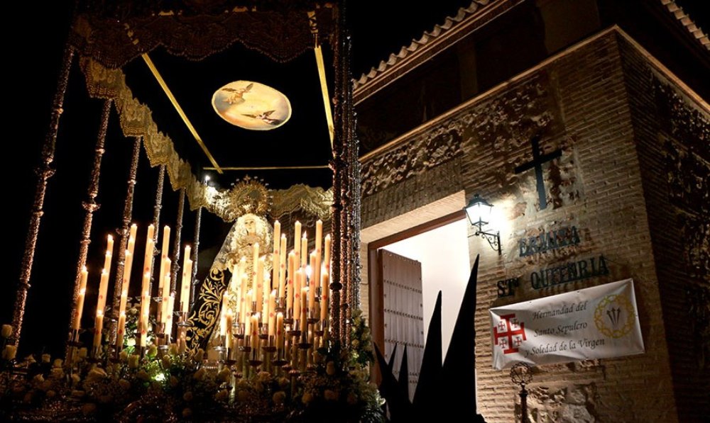 Virgen la Soledad saliendo de Santa Quiteria