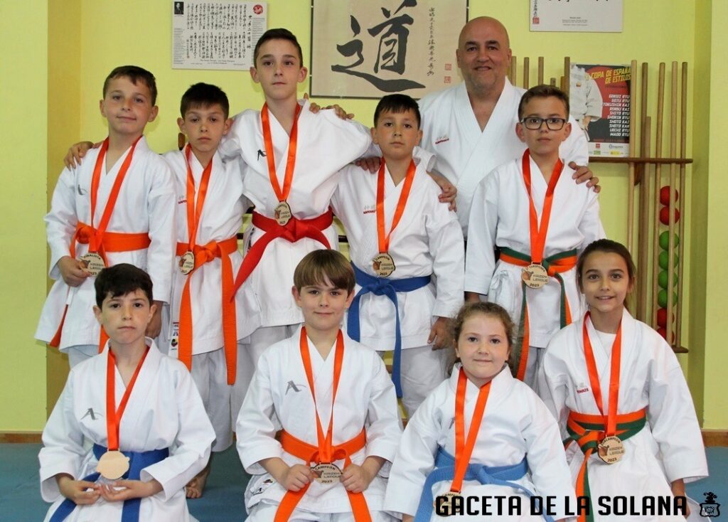 -Medallistas solaneros de Dojo Shotokan - copia