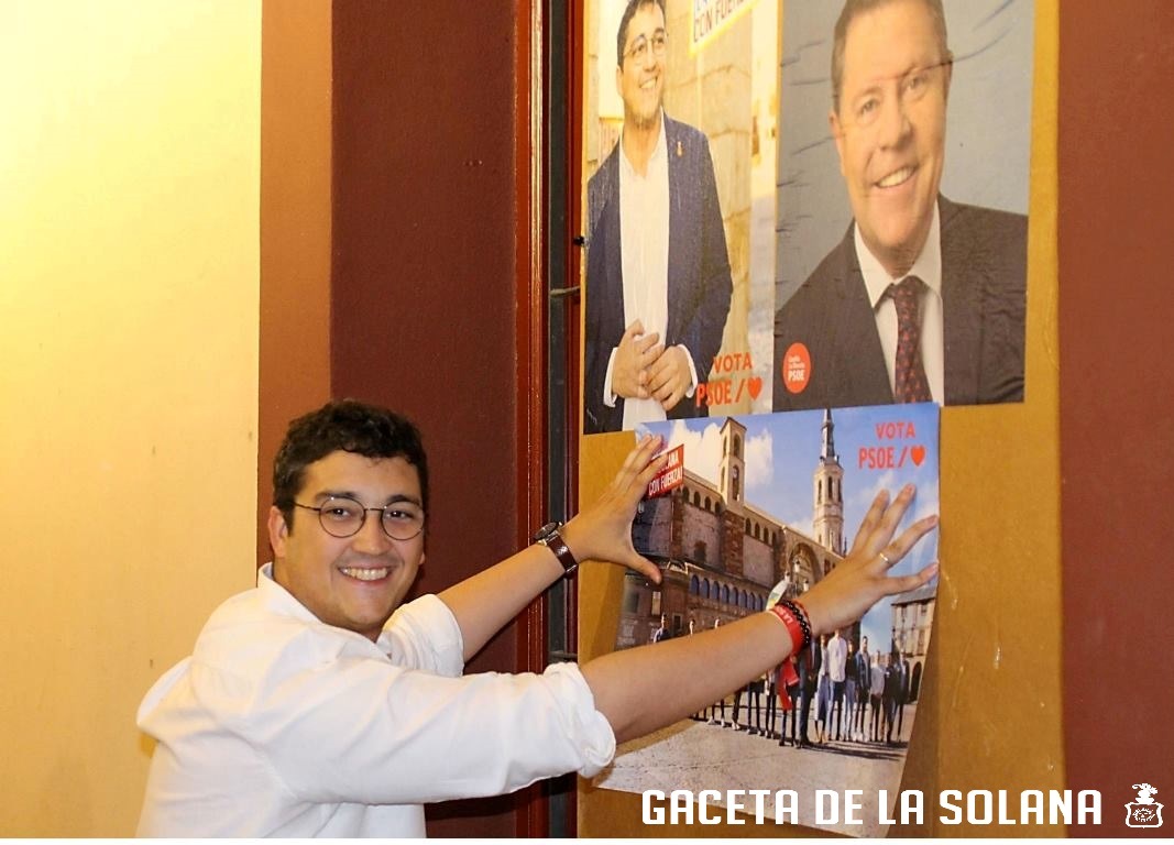 foto carteles pegada psoe -Carteles-4 PSOE