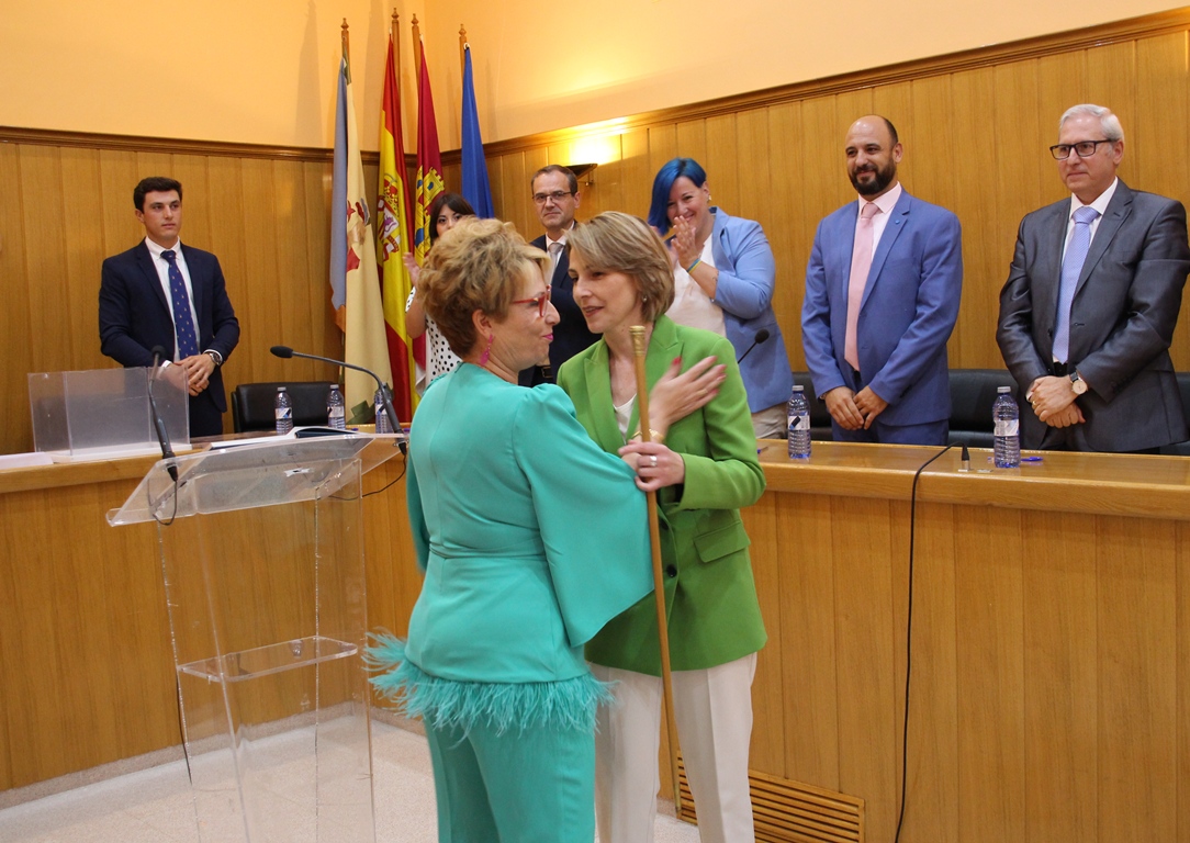 - Entrega vara mando