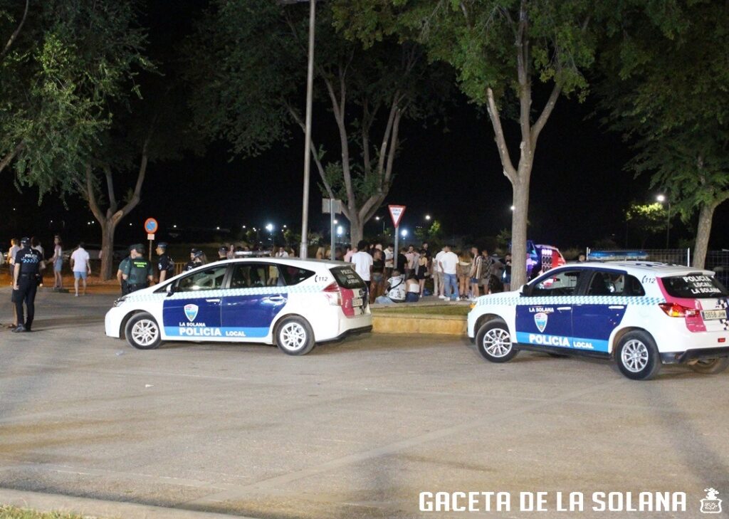 - Policía en el parque