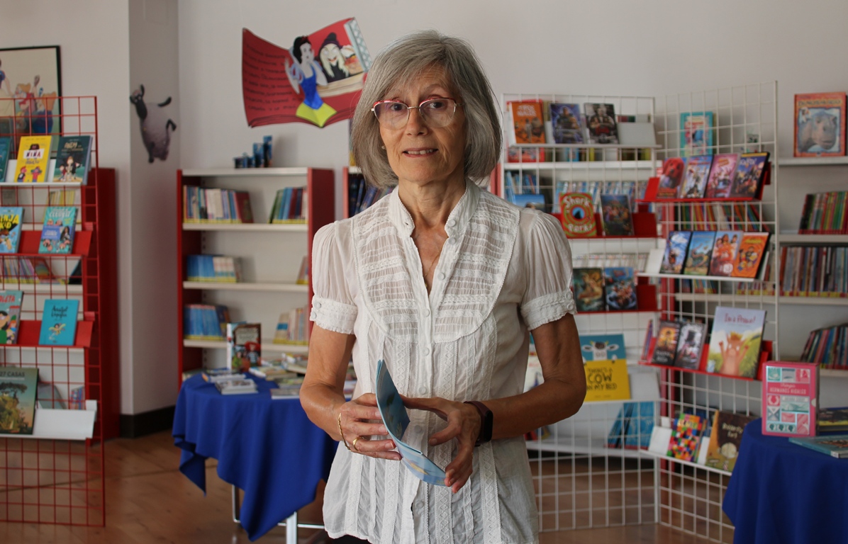 - Ramona Serrano con su última guía