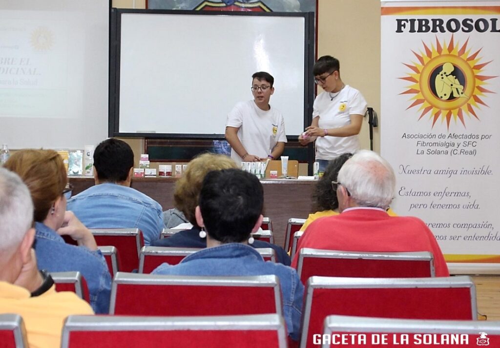 -Un momento de la charla sobre CBD en usos múltiples