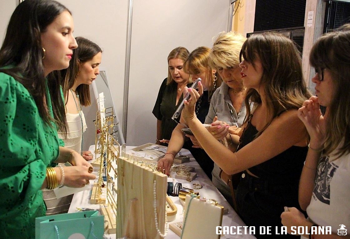 -Comercio bisutería