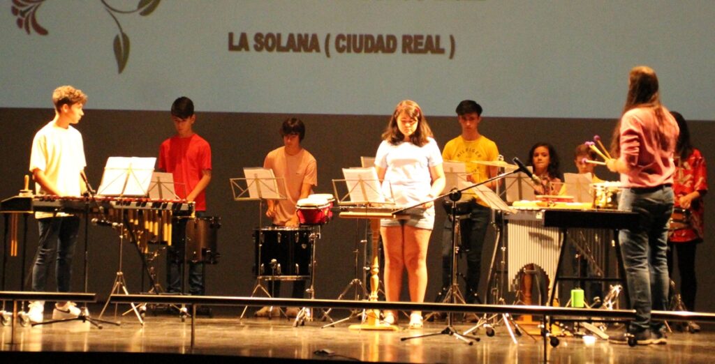 - Escuela de Música percusión