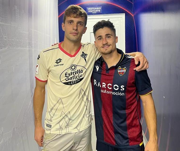 -Fran Manzanara e Iván Romero en el partido Levante-Racing Ferrol