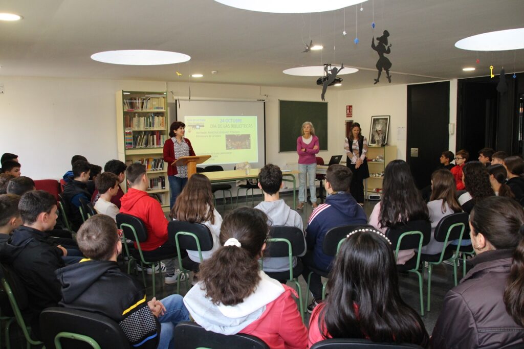 - IES Clara Campoamor Día Bibliotecas