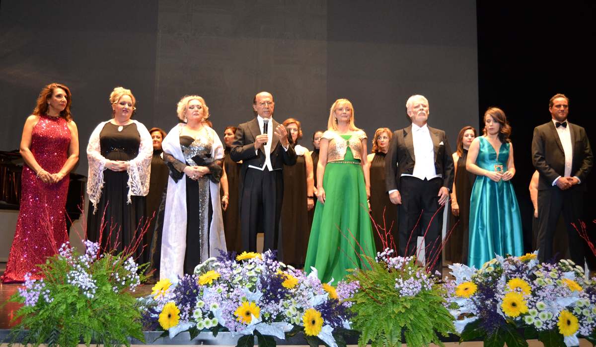 - Pregón Artistas escenario