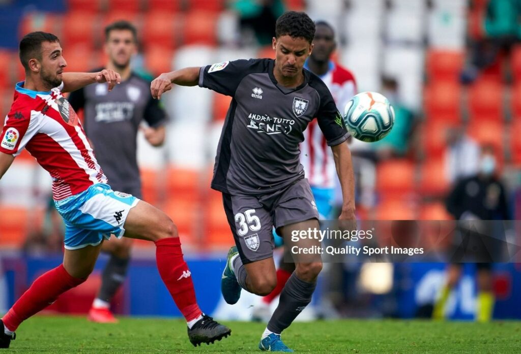 -Ali Radjel en un partido con el Numancia