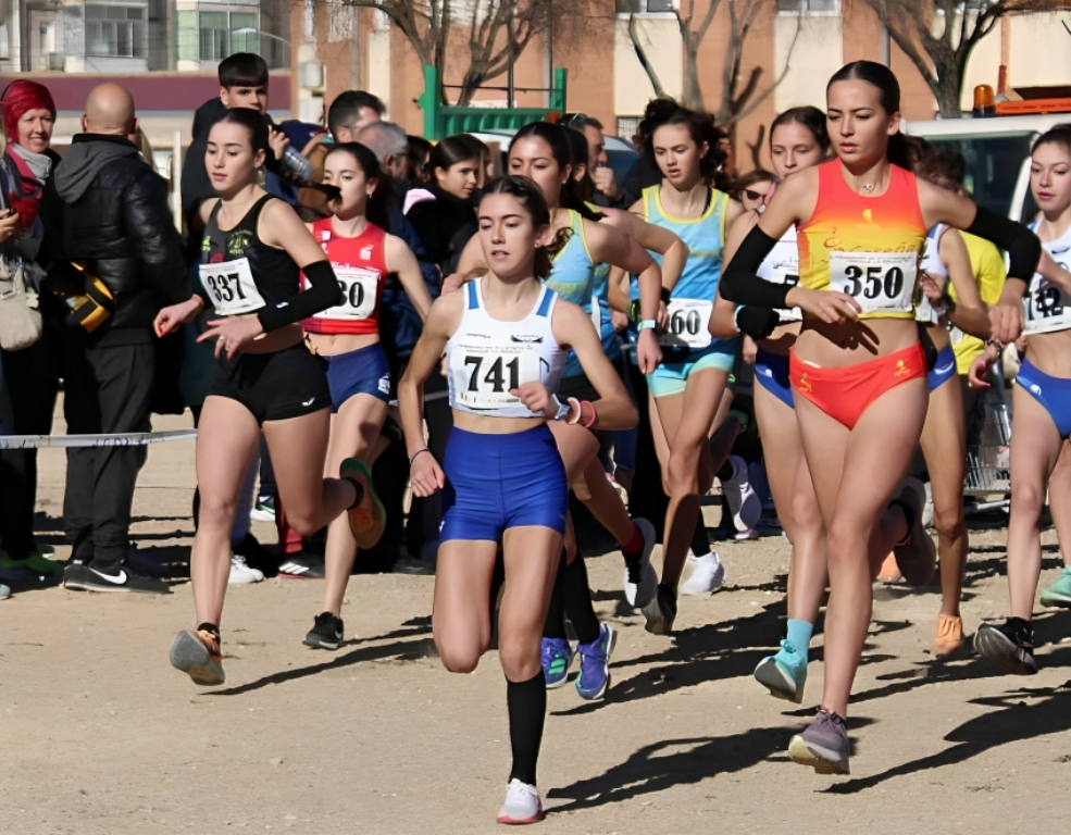 -Mercedes Santos-Orejón -centro-
