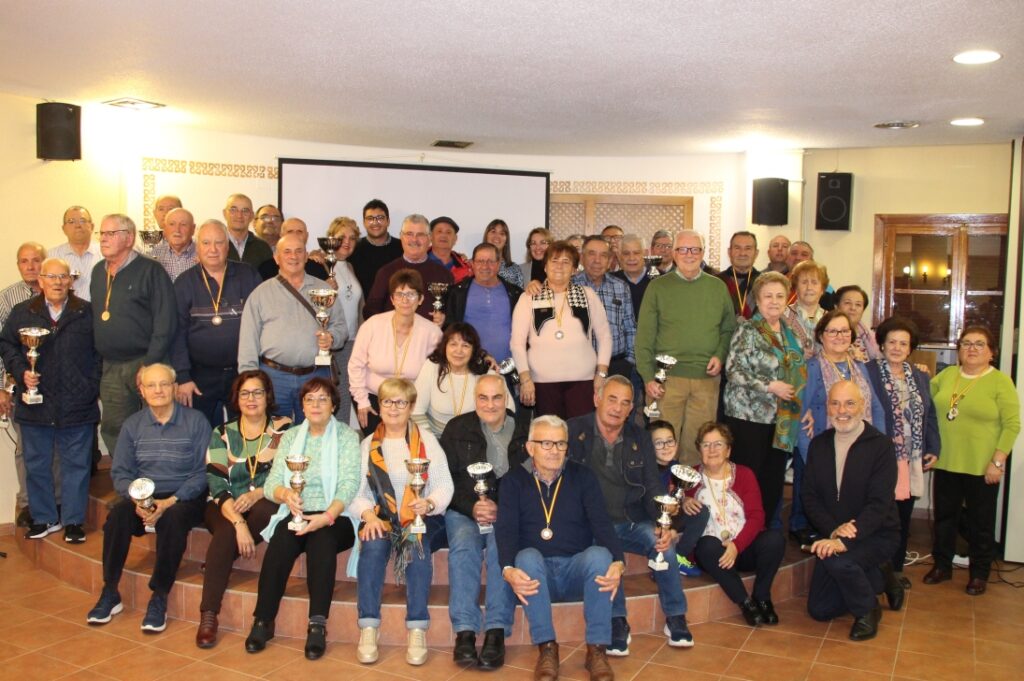 -Premiados junto a las autoridades