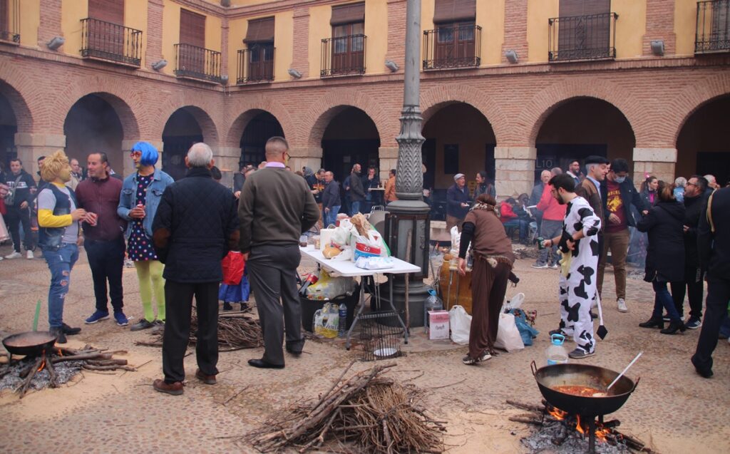 - concurso de mojes en la Plaza Mayor
