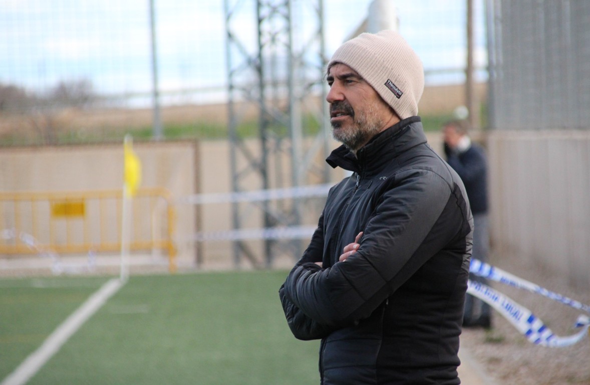 -Manolo Alfaro debutó en el banquillo del CF La Solana