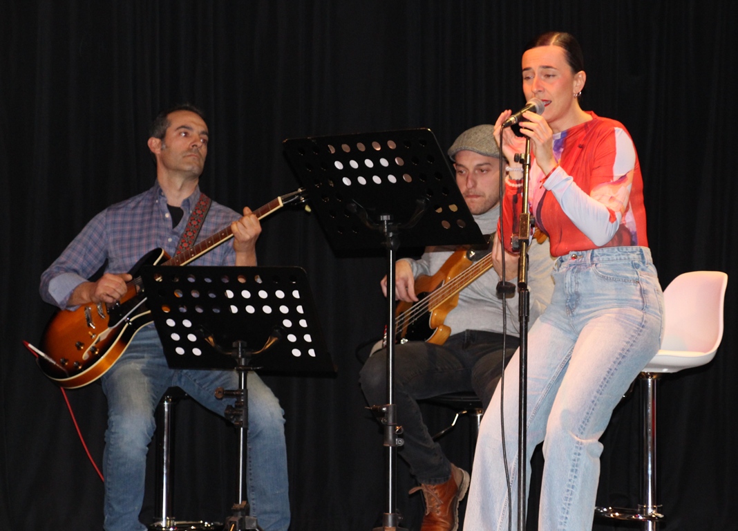 - Acto Conrada Serrano actuación