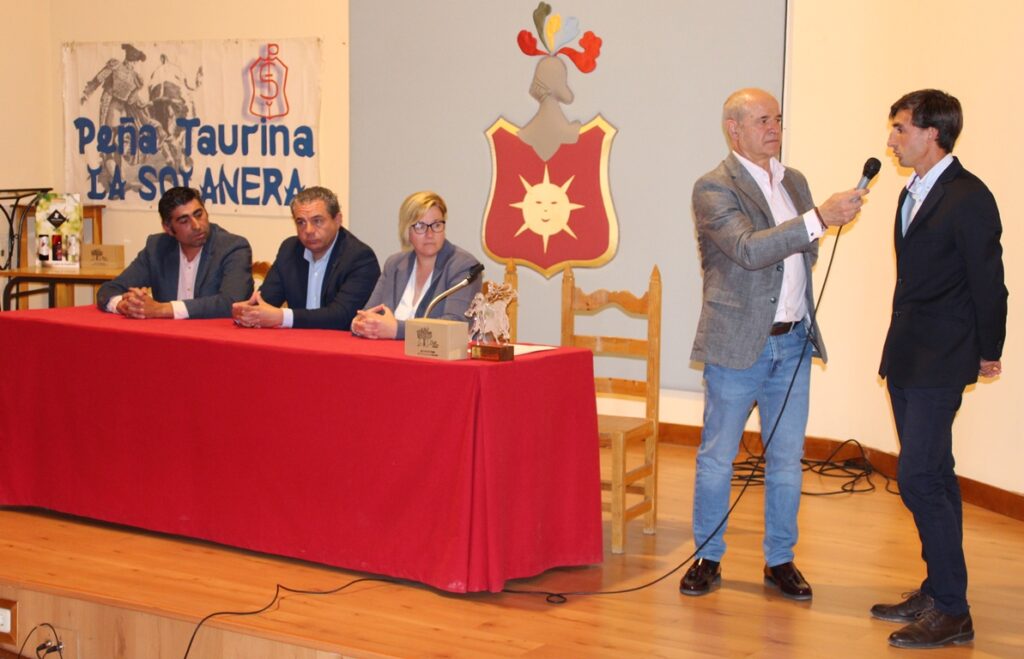 - Premios Solanera Miguel Serrano