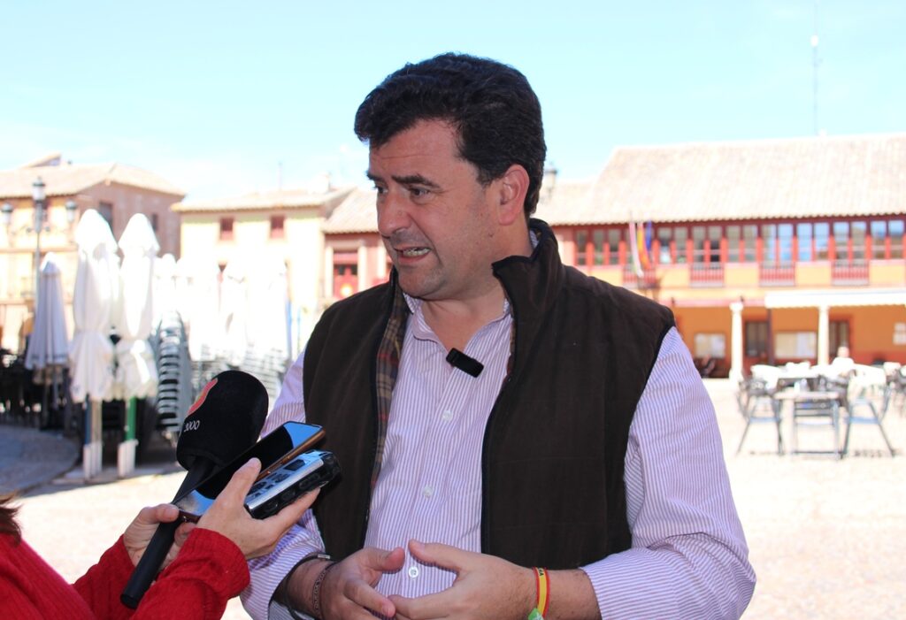 - Ricardo Chamorro en la Plaza Mayor de La Solana