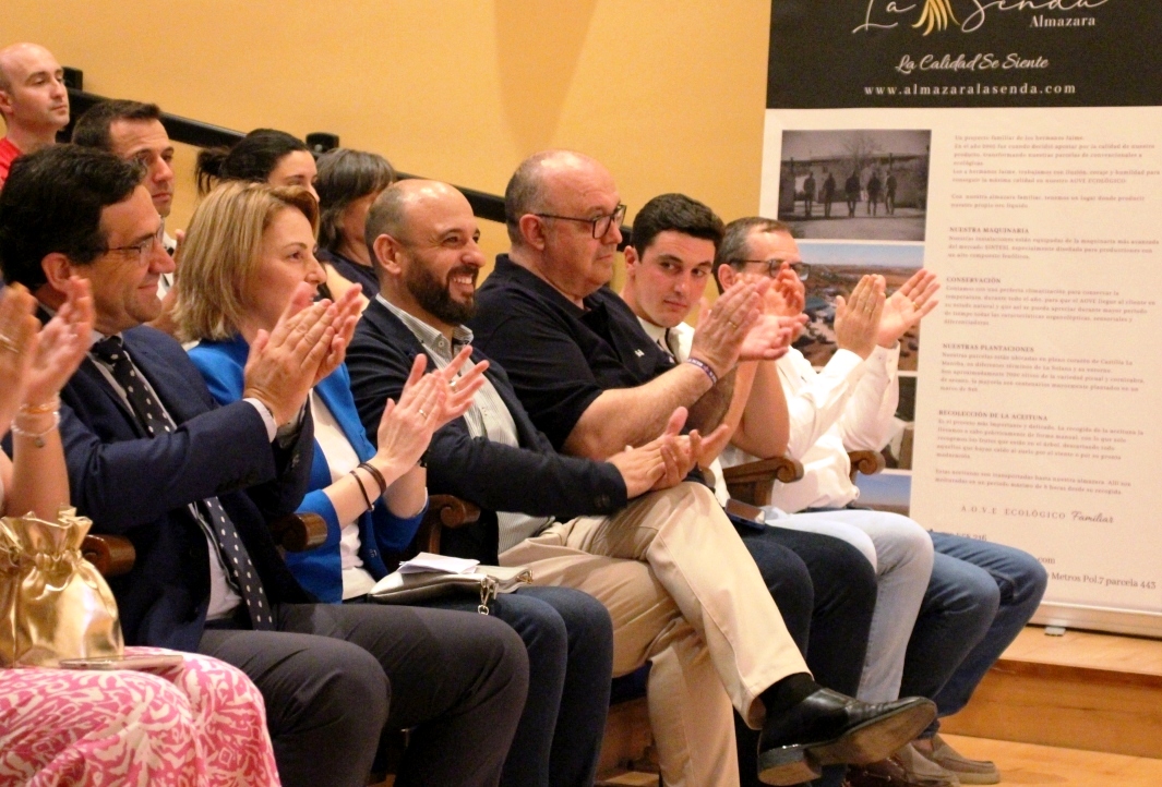 -Autoridades durante la presentación