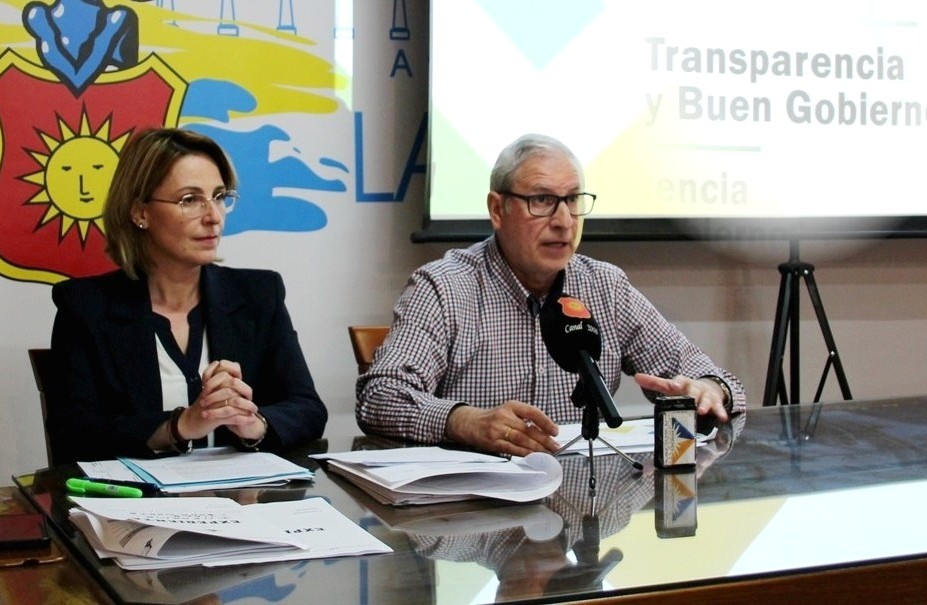 -Luisa Márquez y Ramón Gallego en rueda de prensa