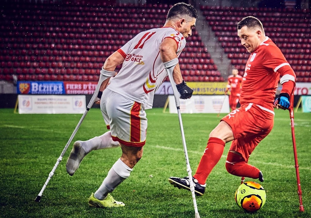 -Xavi_durane_un_partido_internacional.jpg