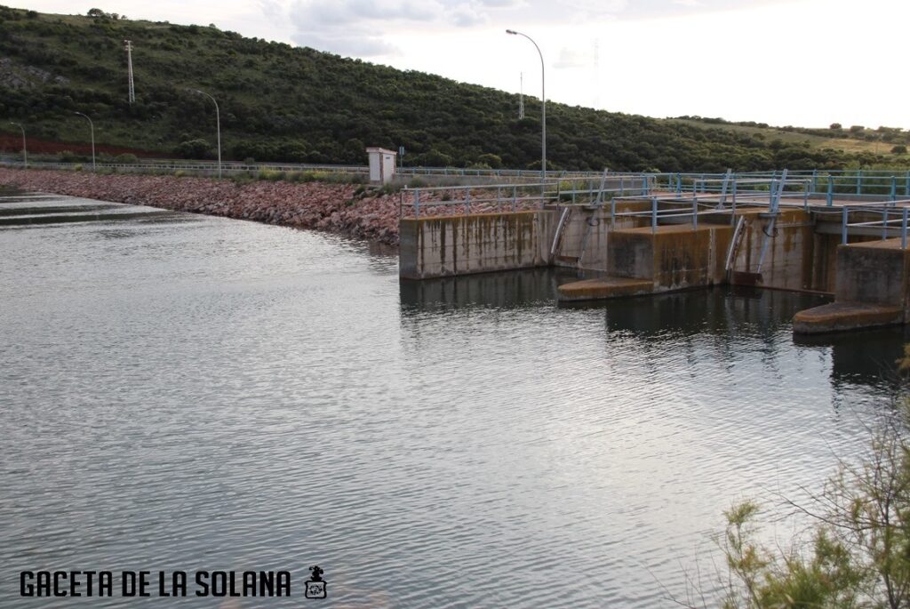-El Ayuntamiento expedienta a Aqualia