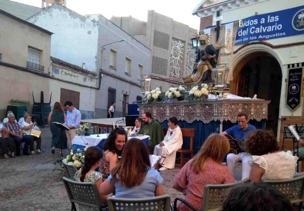 - Fiestas El Calvario misa