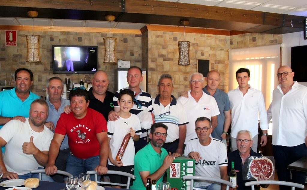 -Participantes en el torneo de pesca