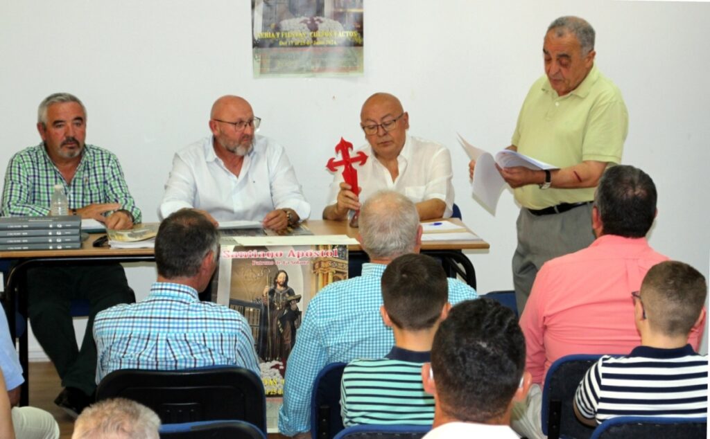 -Un momento de la asamblea de Santiago Apóstol