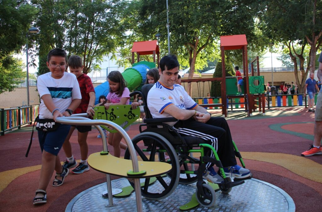 -Una persona con movilidad recudida juega en