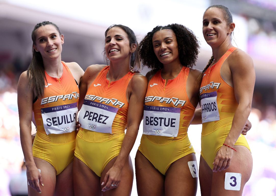 - Paula con sus compañeras de equipo