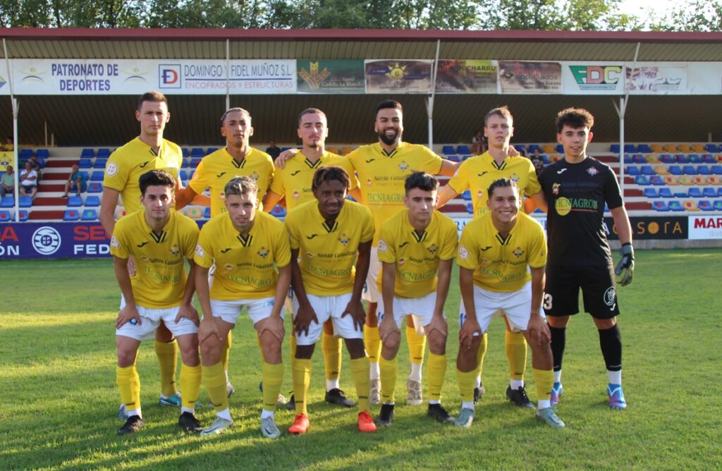 - Primera alineación