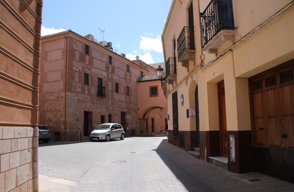 - Calle Doña Ángela