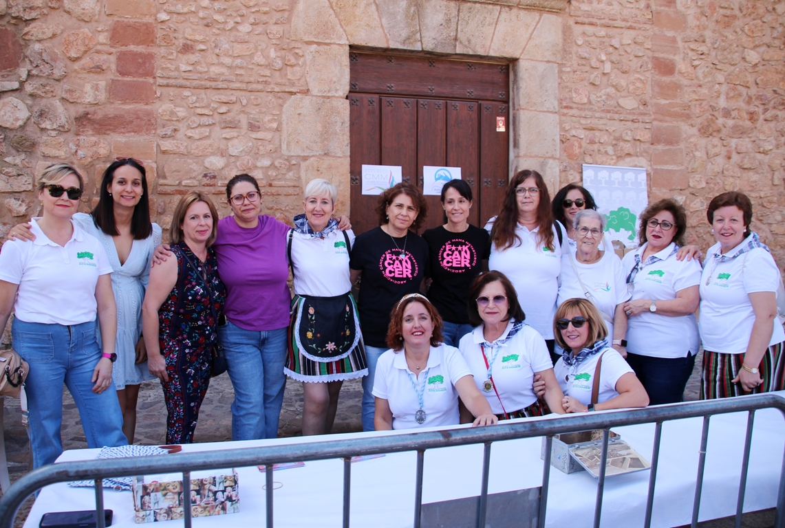 -Representantes de las asociaciones