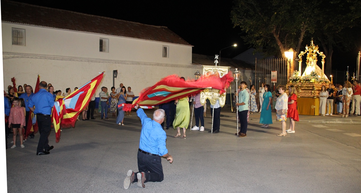 - Virgen banderas Humilladero