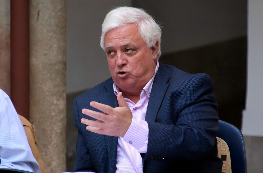 -Alejandro Salcedo durante su charla
