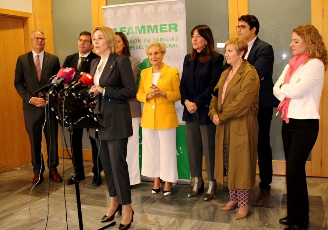 -Luisa Márquez durante su intervención ante la prensa