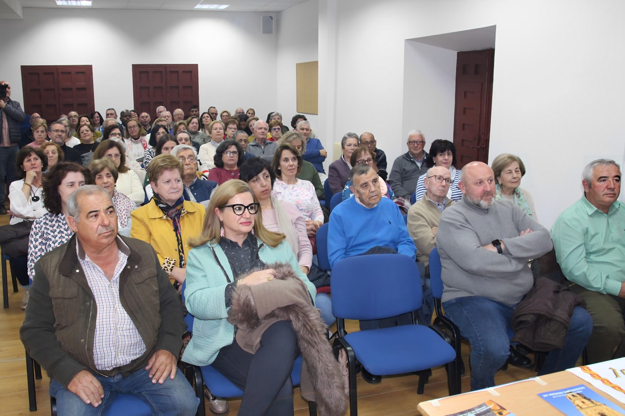 -El aula San Juan de Ávila se llenó